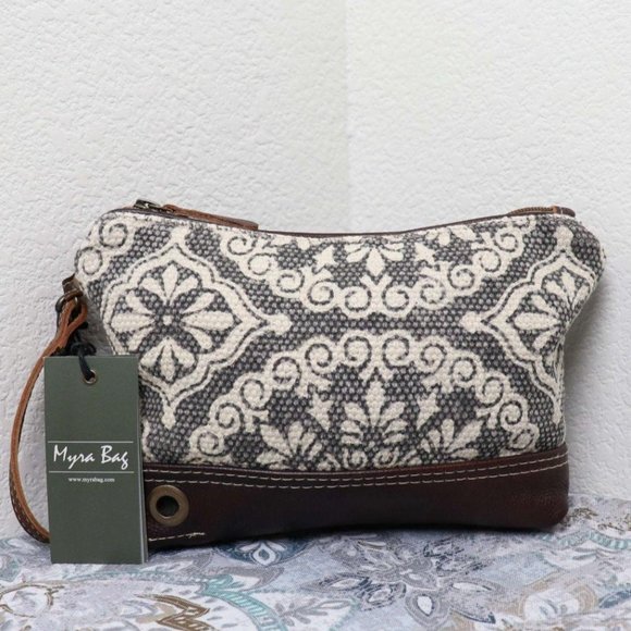 NEW Myra Bag VINTAGE Canvas Wristlet Pouch Makeup - Picture 1 of 10